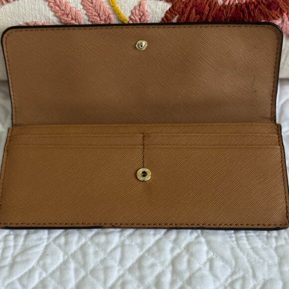 MK Gold Hardware Wallet - Picture 3 of 9